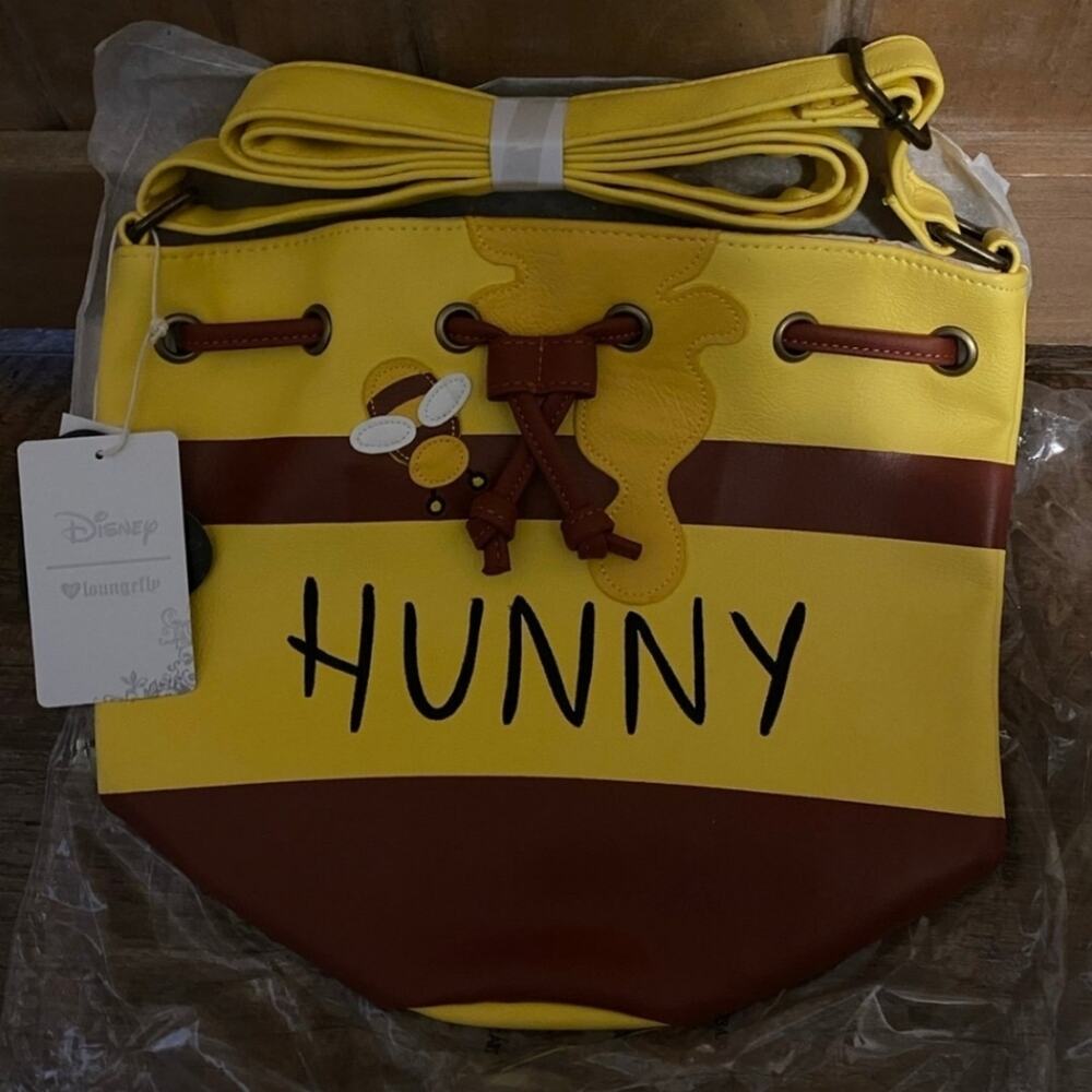 Loungefly OG Heart Logo Winnie the Pooh Bucket Bag NWT Pre‑Funko 2018 - Picture 3 of 10